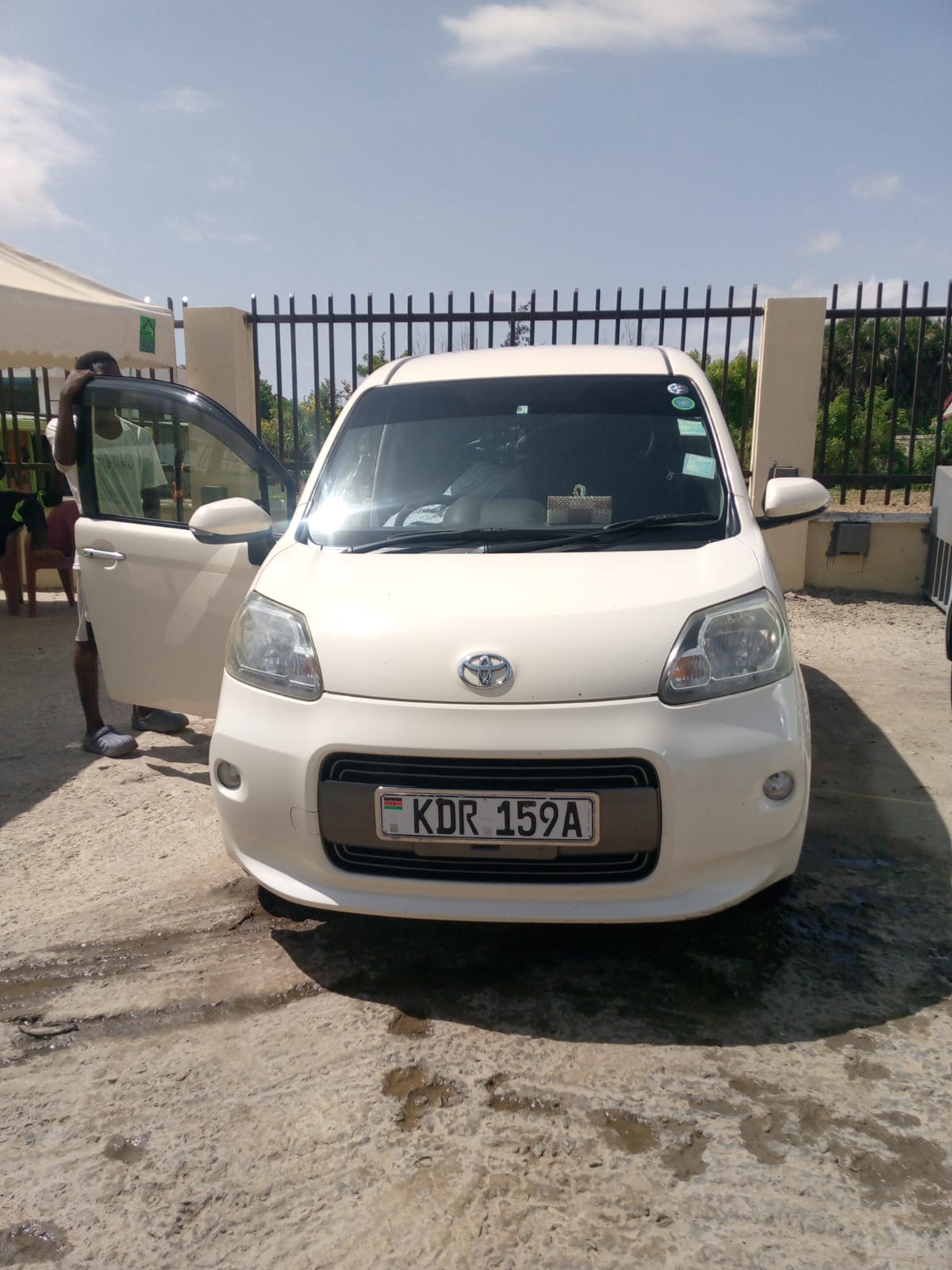 Toyota Porte White